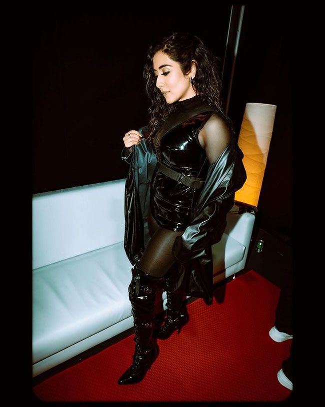 Staggering Poses Of Jonita Gandhi